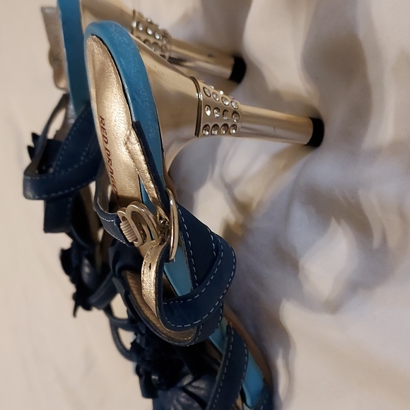 Red dragonfly heel Shoes - Picture 2 of 7